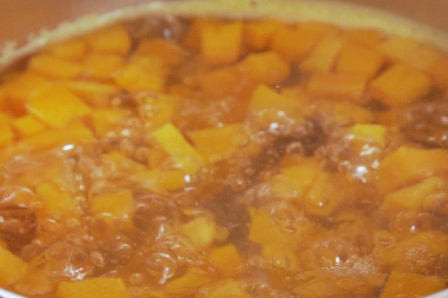 Receta casera de Pisto andaluz. Cocemos la calabaza